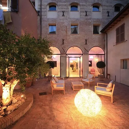 Boutique Residenza La Ceramica Фабриано